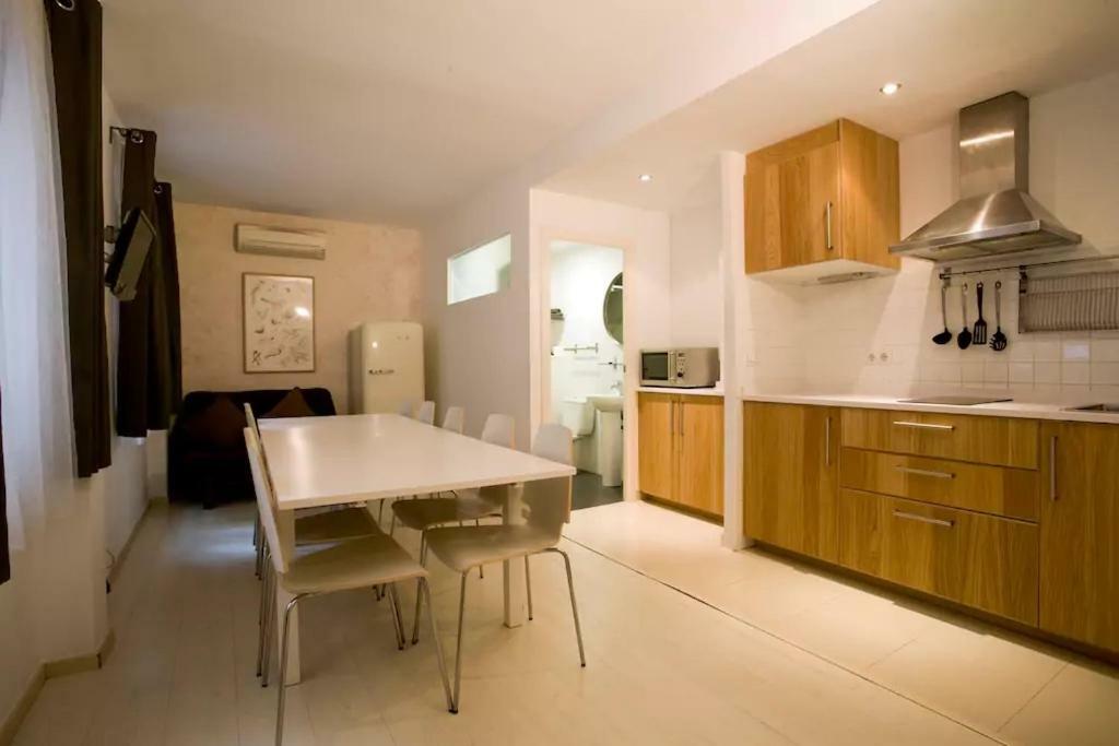 Old House Apartment *